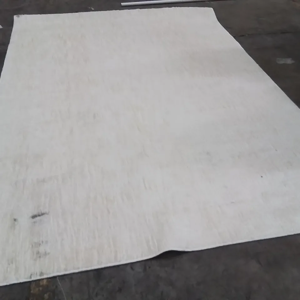 QUALITY DESIGNER AREA RUG - APPROXIMATELY 290X200CM