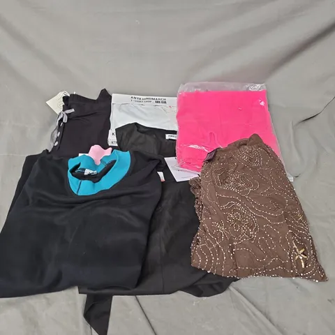 BOX OF APPROXIMATELY 20 ASSORTED CLOTHING ITEMS TO INCLUDE JUMPER, TROUSERS, TSHIRT, ETC