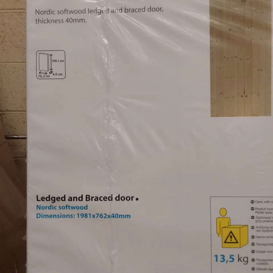 NORDIC SOFTWOOD LEDGED & BRACED DOOR 1981 × 762 × 40mm