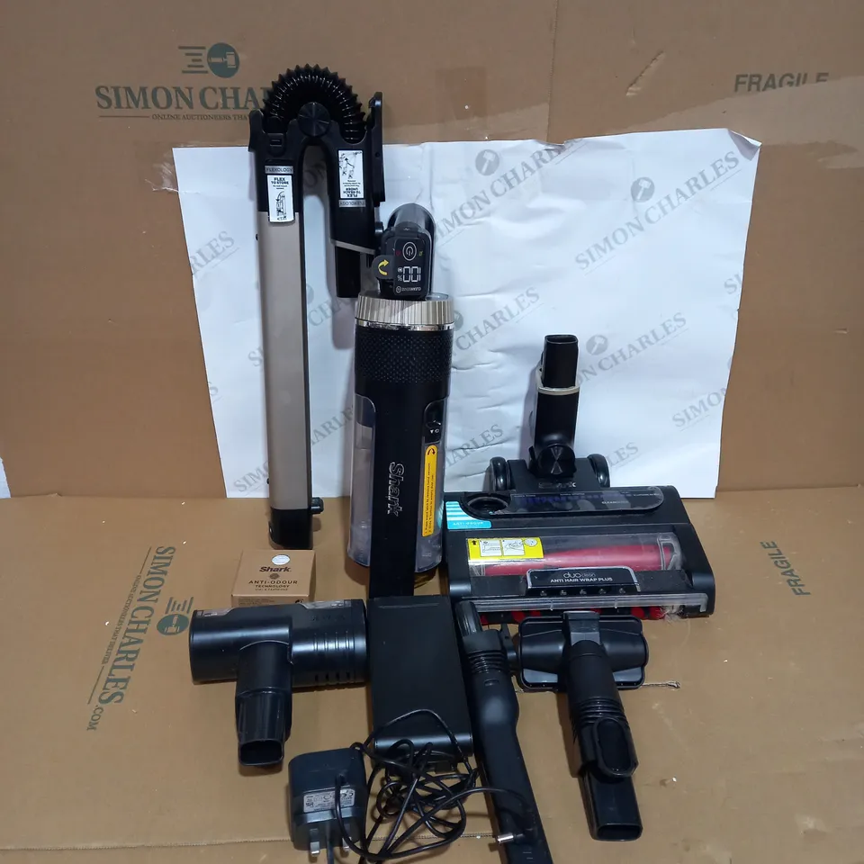 SHARK CORDLESS STICK VACUUM CLEANER PET PRO MODEL