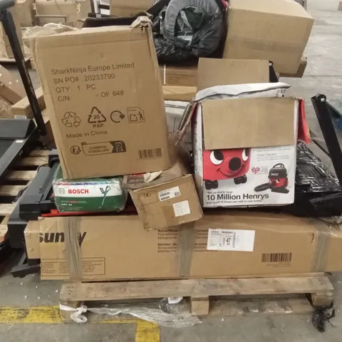 PALLET OF ASSORTED INCOMPLETE OR DAMAGED HOUSEHOLD GOODS AND PRODUCTS TO INCLUDE; TREADMILLS, VACUUM CLEANERS, GRASS TRIMMER ETC