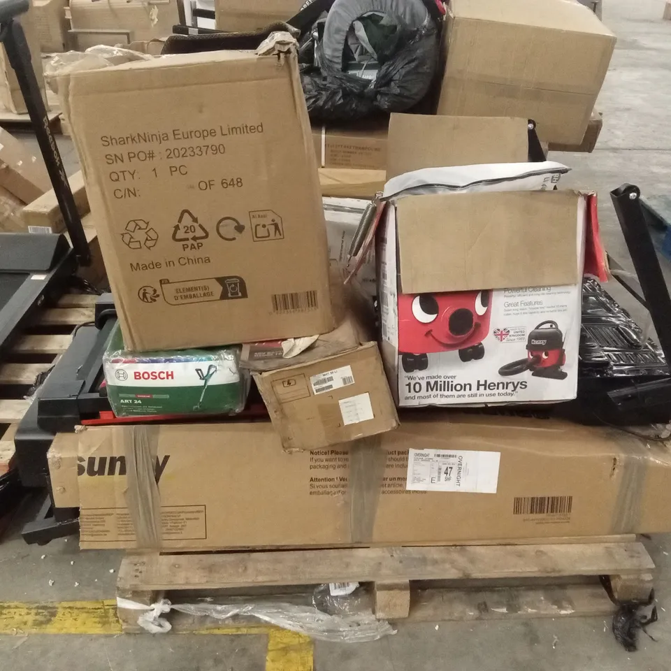 PALLET OF ASSORTED INCOMPLETE OR DAMAGED HOUSEHOLD GOODS AND PRODUCTS TO INCLUDE; TREADMILLS, VACUUM CLEANERS, GRASS TRIMMER ETC