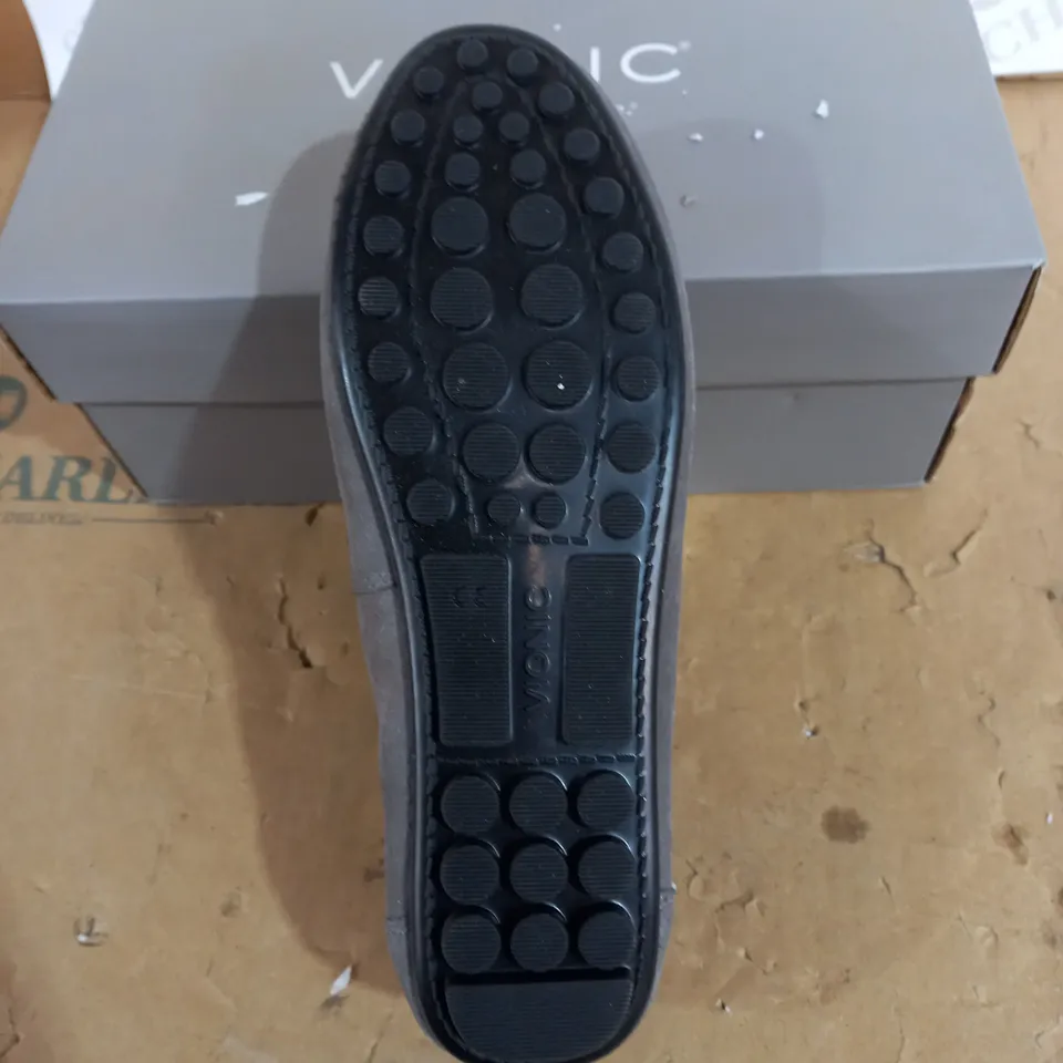 VIONIC HONOR DAYNA LOAFER SIZE 3