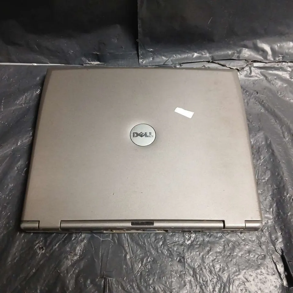 DELL LATITUDE D400 LAPTOP - MODEL UNSPECIFIED