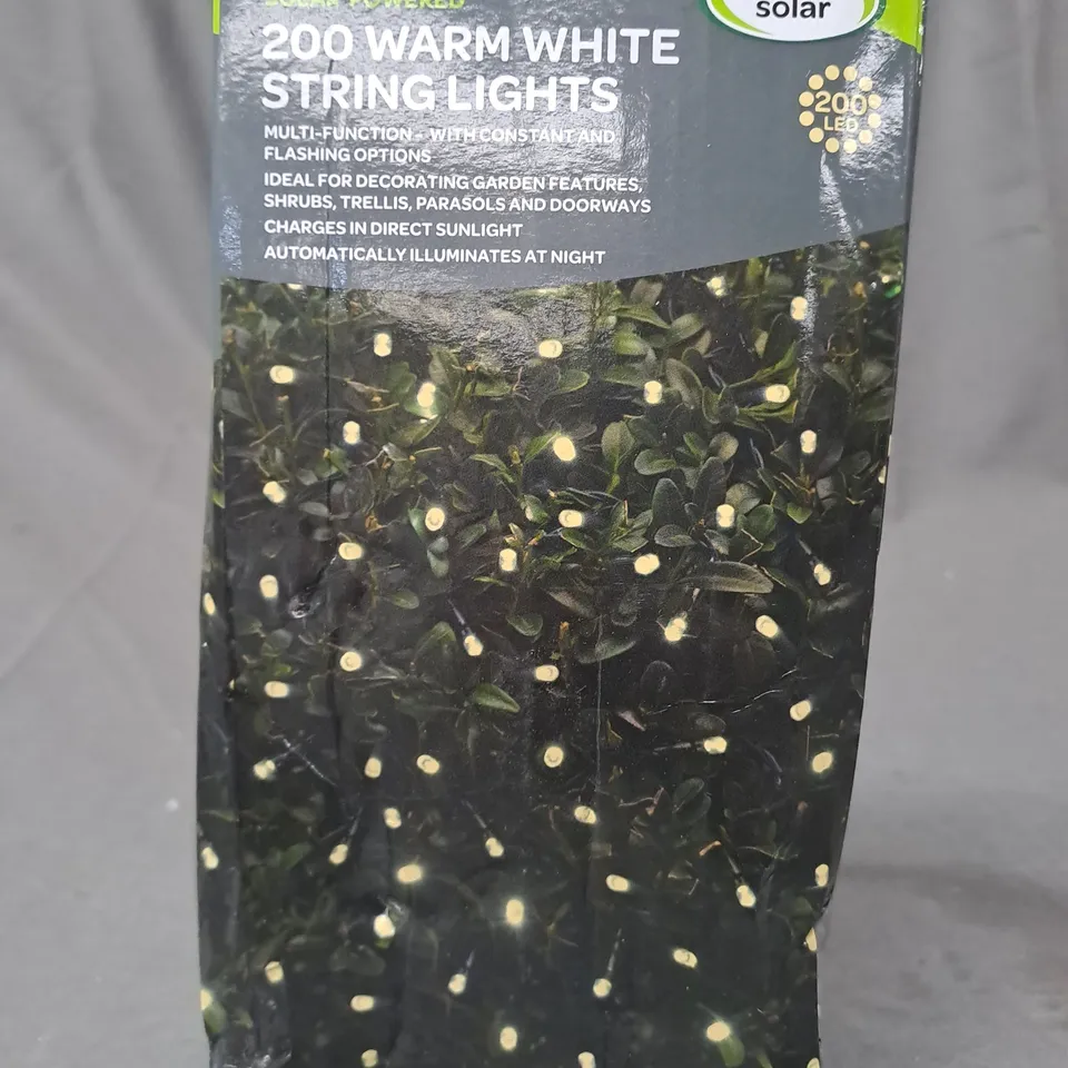 BOXED SOLAR POWERED 200 WARM WHITE STRING LIGHTS RRP £24.99