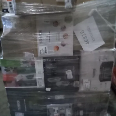 PALLET OF APPROXIMATELY 41 ASSORTED ELECTRICAL ITEMS TO INCLUDE AIR FRYERS , KNIFE BLOCKS , VACUUM CLEANERS, ETC