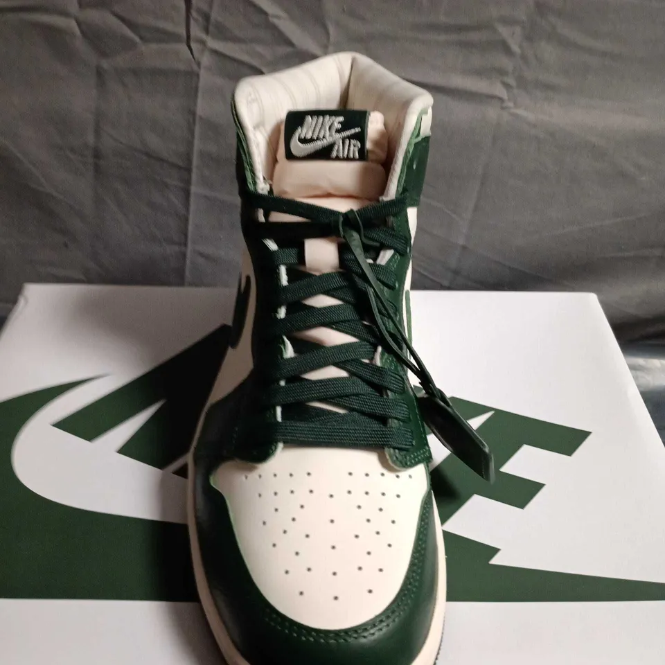 BOXED PAIR OF NIKE AIR JORDAN 1 HIGH OG - UK SIZE 8
