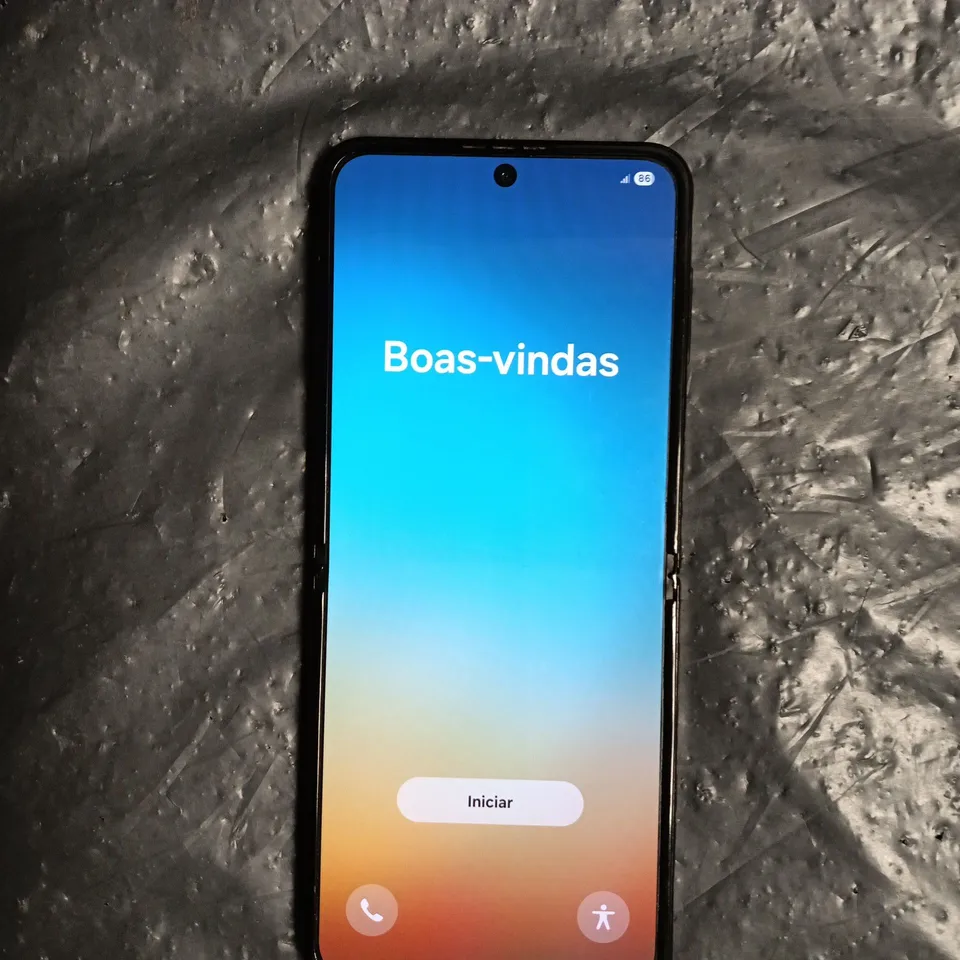 SAMSUNG GALAXY FLIP SMARTPHONE 