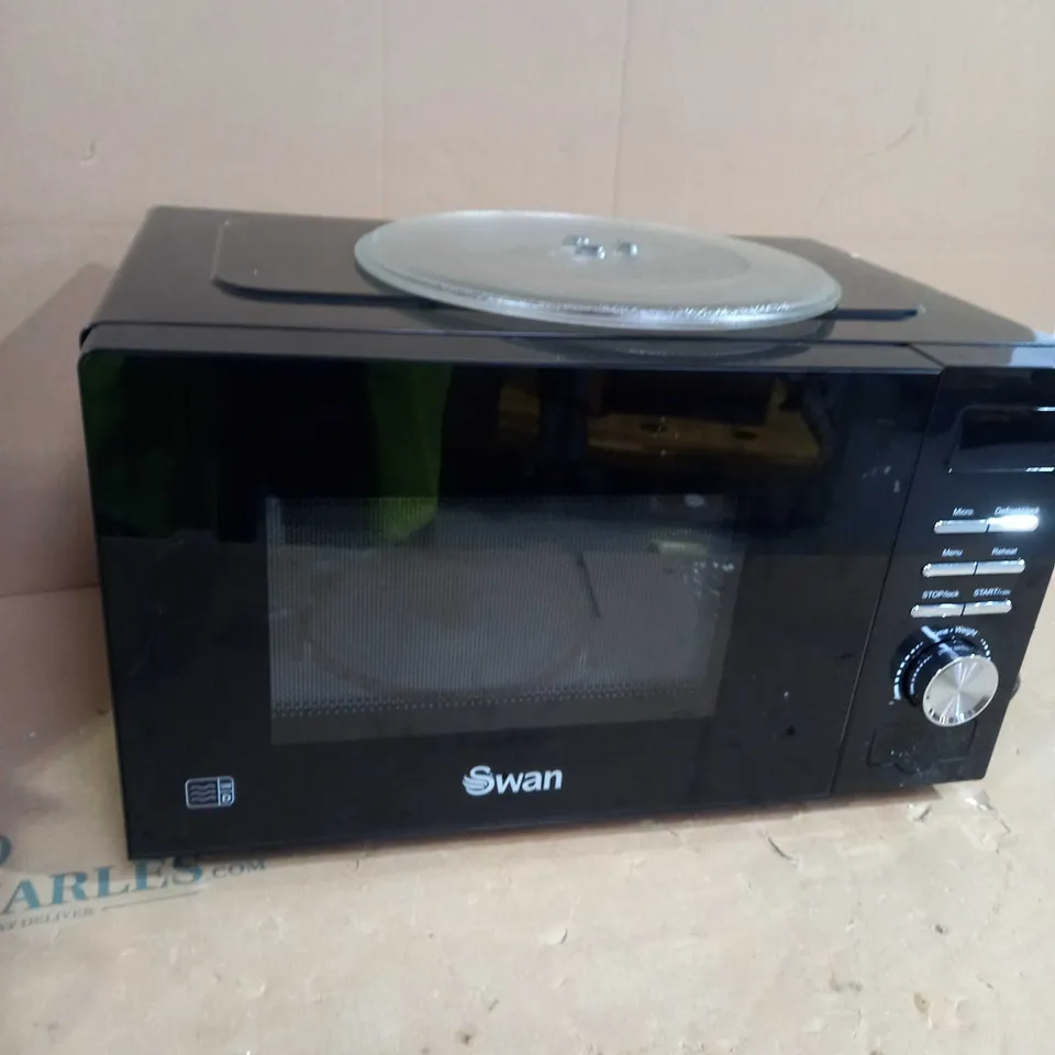 SWAN 700W MANUAL MICROWAVE - BLACK RRP £64
