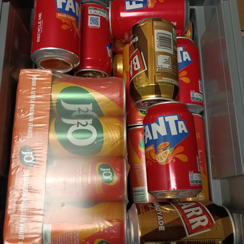 APPROXIMATELY 10 ASSORTED DRINK PRODUCTS TO INCLUDE FANTA, J2O, SHANDYADE ETC 