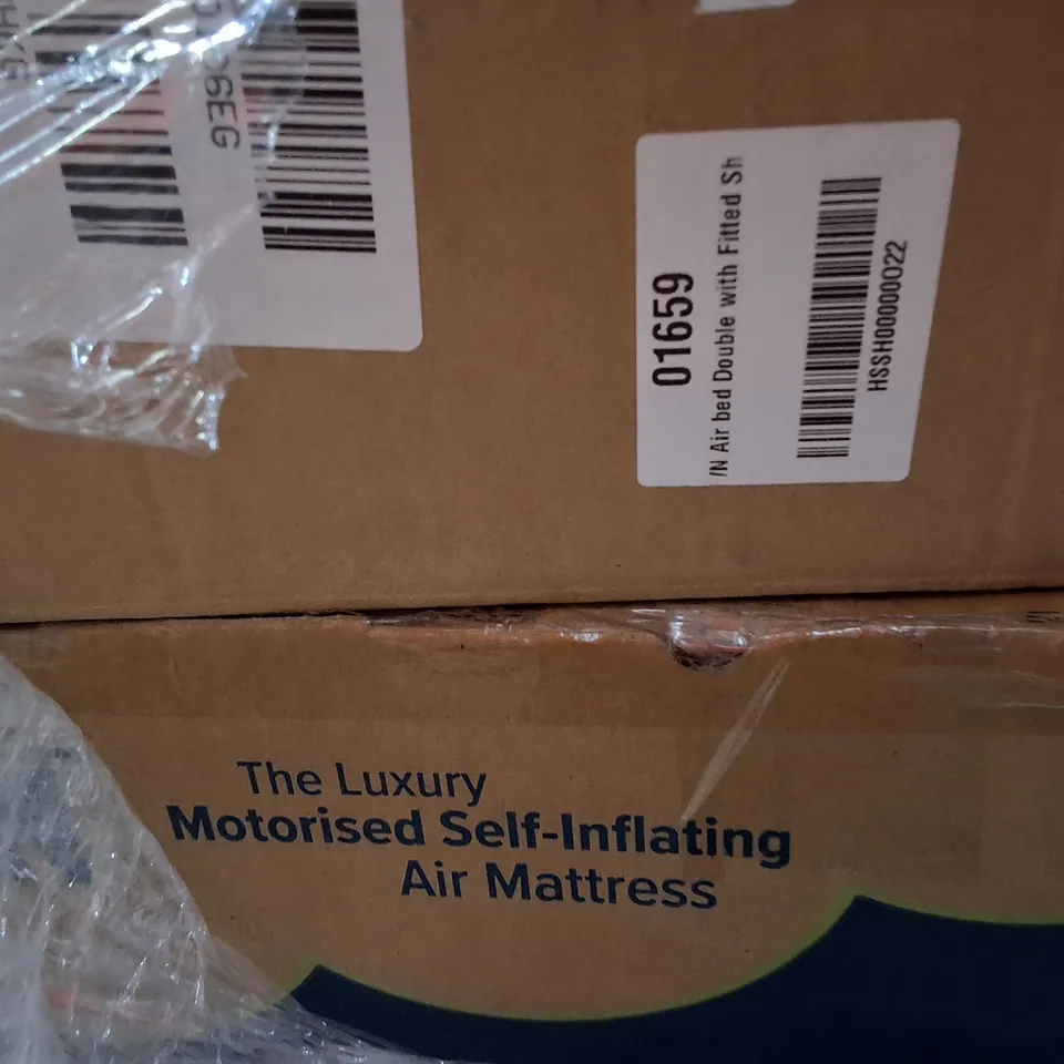PALLET CONTAINING LARGE QUANTITY OF AIR BEDS 