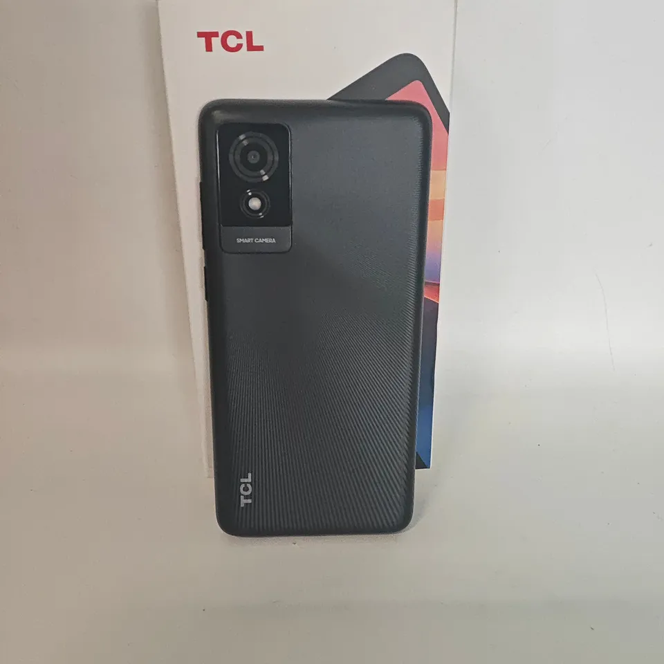 BOXED TCL 501 2/32GB IN BLACK - T433D