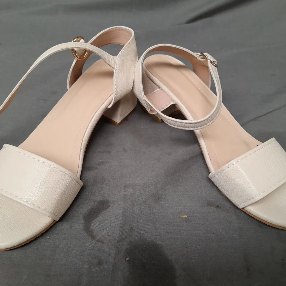 BOXED PAIR OF DESIGNER OPEN TOE BLOCK HEEL SANDALS IN BEIGE EU SIZE 37