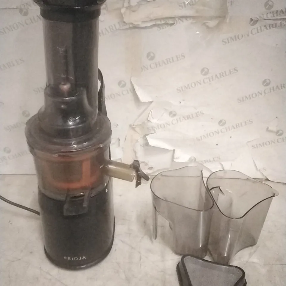BOXED FRIDJA F1900 JUICER 