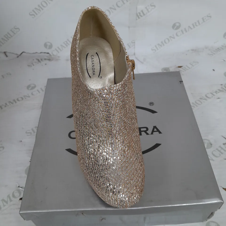 BOXED PAIR OF CASANDRA PLATFORM ANKLE SHOE IN GOLD SHIMMER SIZE 5