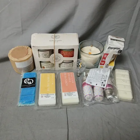 APPROXIMATELY 15 ASSORTED HOUSEHOLD ITEMS TO INCLUDE SCENTED CANDLES, BULBS, WAX MELTS, ETC