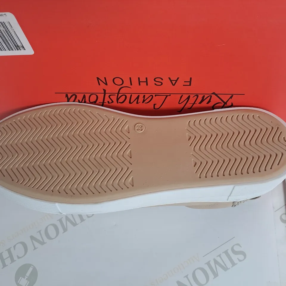 BOXED PAIR OF RUTH LANGSFORD ZIP DETAIL BEIGE LEATHER TRAINERS - SIZE 5