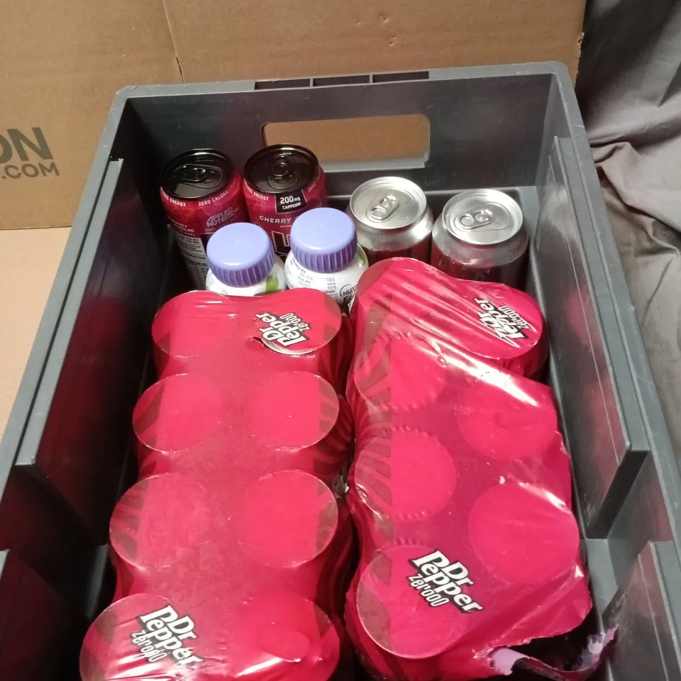 APPROXIMATELY 18 ASSORTED DRINK ITEMS INCLUDING DR PEPPER AND DIET COKE 