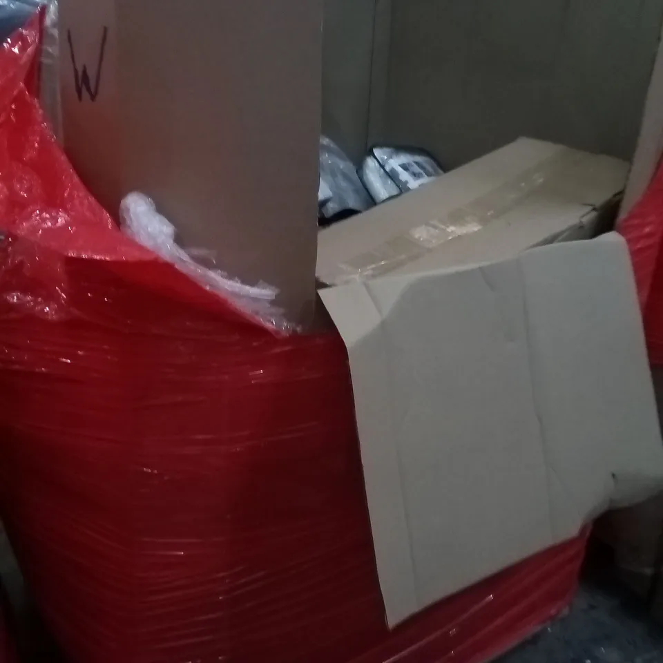 PALLET OF ASSORTED ITEMS TO INCLUDE LARGE LUGGAGE CASE, AIR MATTRESS AND TOWEL BUNDLE