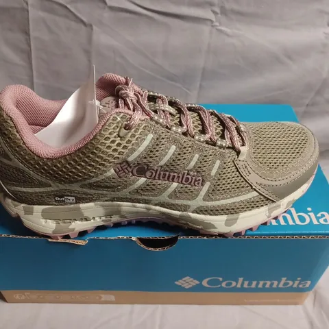BOXED PAIR OF COLUMBIA WOMEN’S TRAIL SHOES – UK SIZE 5.5