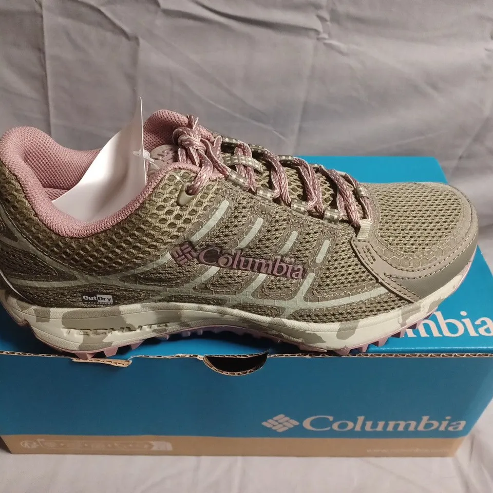 BOXED PAIR OF COLUMBIA WOMEN’S TRAIL SHOES – UK SIZE 5.5