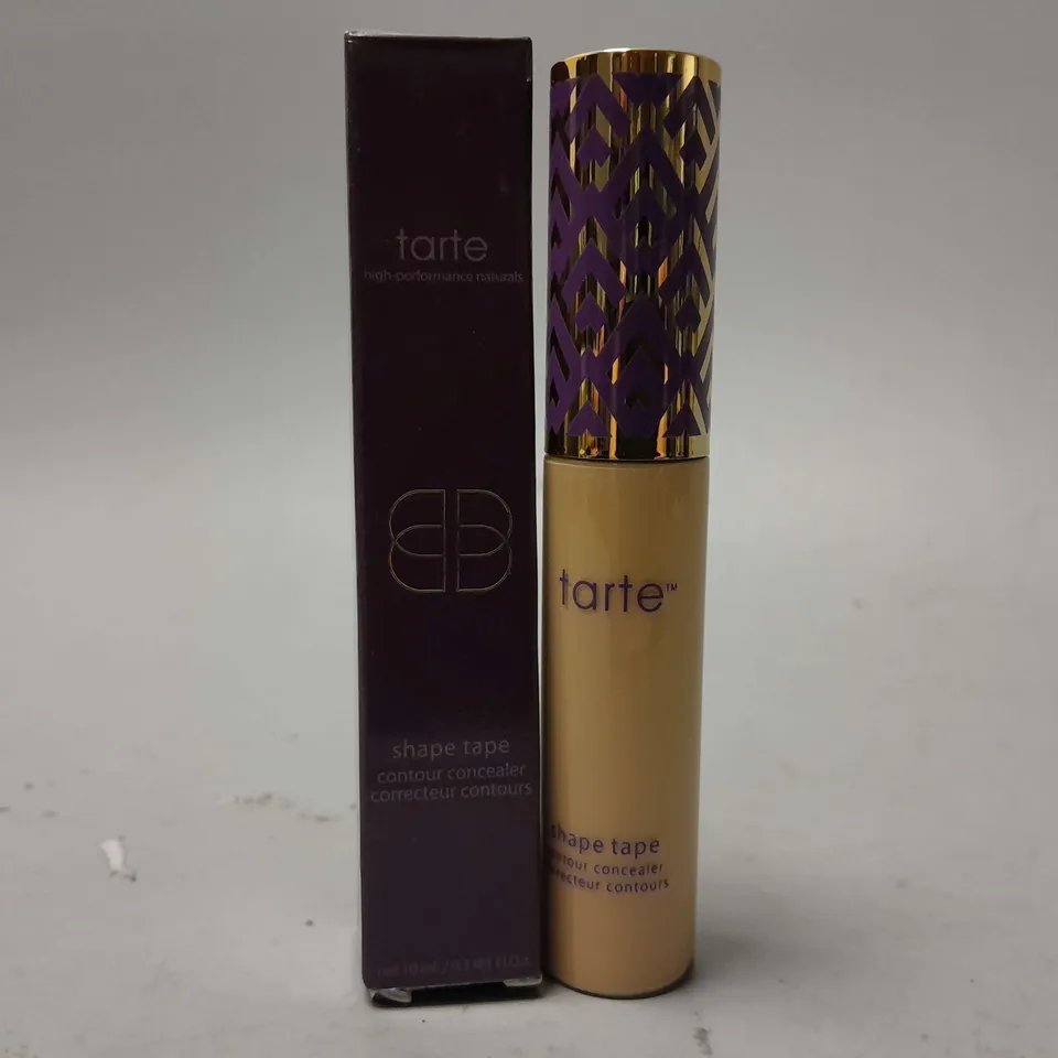 BOXED TARTE SHAPE TAPE CONTOUR CONCEALER (20B LIGHT)
