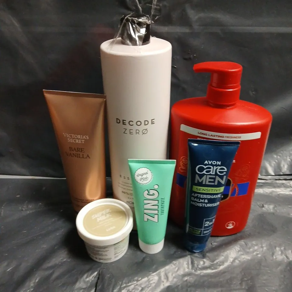 APPROXIMATEY 20 ASSORTED HEALTH AND BEAUTY PRODUCTS TO INCLUDE - OLD SPICE CAPTAIN 3IN1 - LUSH SUPER MILK BODY BUTTER - DECODE ZERO ESSENTIAL SHAMPOO - ETC