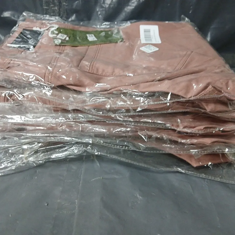 LOT OF 5 PAIRS OF MYNT JEANS - SALMON - SIZE W30 L32