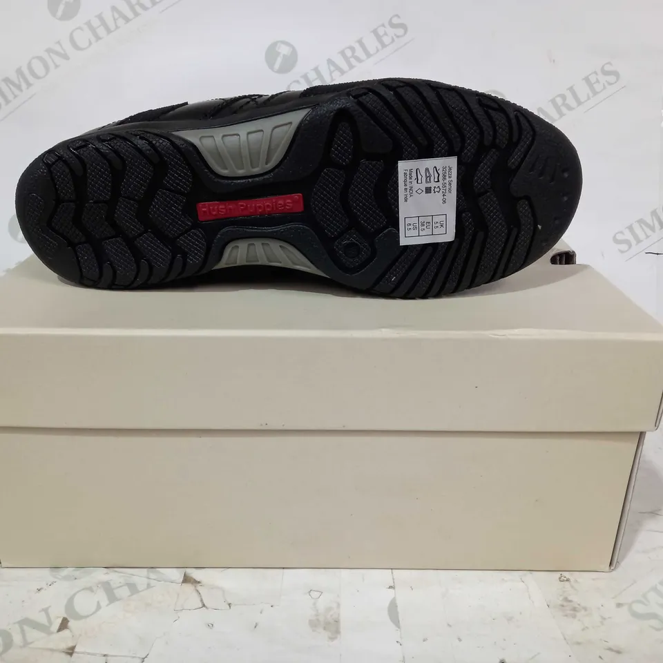 BOXED PAIR OF HUSH PUPPIES JEZA SENIOR SHOES IN BLACK UK SIZE 5.5