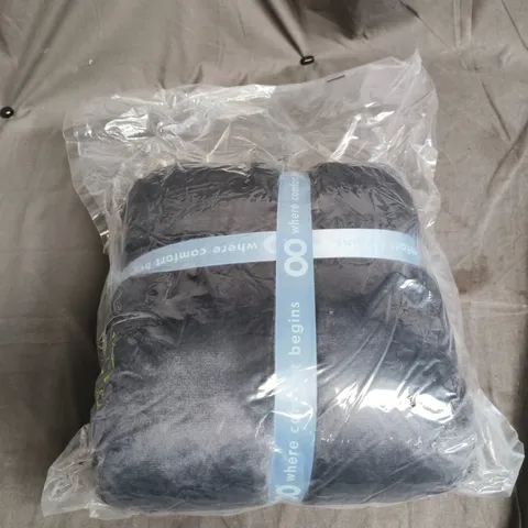 SEALED OODIE OVERSIZED HOODED BLANKET - GREY