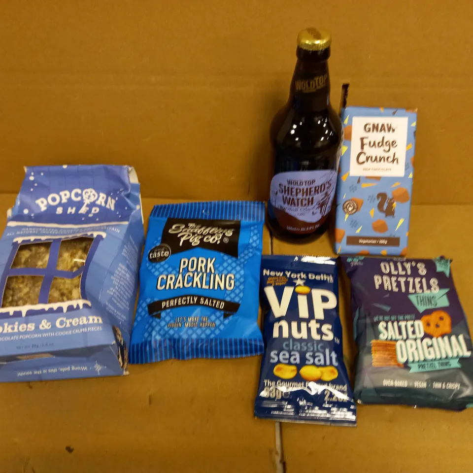 BOX OF ASSORTED FOOD AND DRINK TO INCLUDE WOLDTOP SHEPHERDS WATCH DARK ALE, POPCORN SHED COOKIES & CREAM POPCORN, GNAW FUDGE CRUNCH