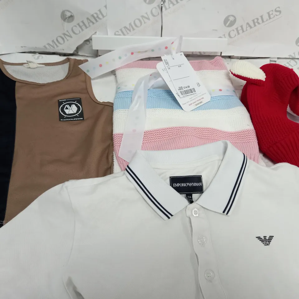 lot of clothes approximately 20 items to include t-shirts, polo shirt, shorts, hats etc