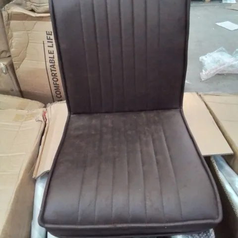 A BOXED SET OF 4 FAUX LEATHER UPHOLSTERED DINING CHAIRS (1 BOX)