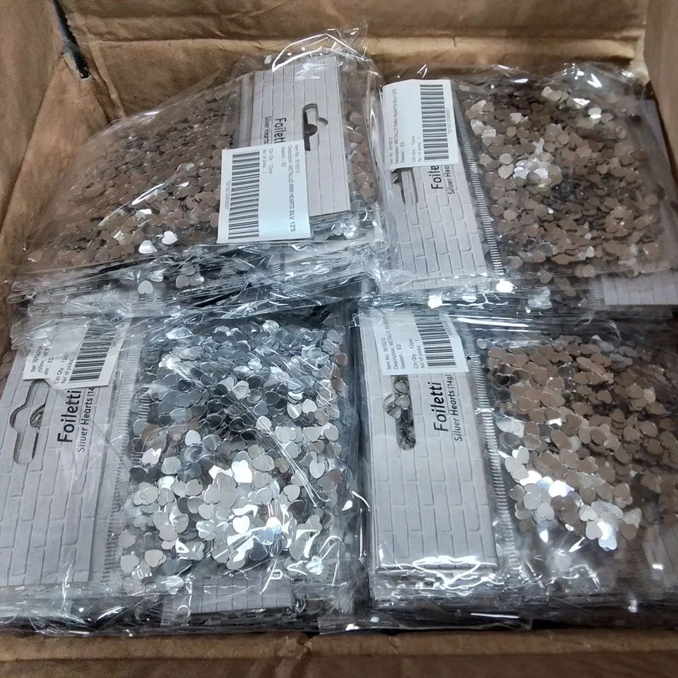 LOT OF 144 BRAND NEW 14G PACKS OF METALLIC 6MM HEART CONFETTI IN SILVER