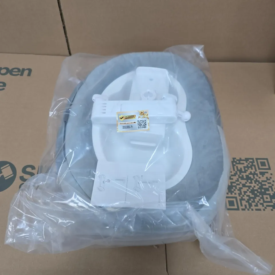 BOXED TRYONE PILLOW STAND