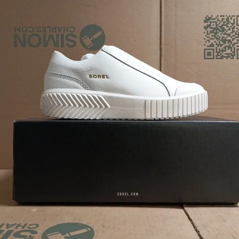 BOXED PAIR OF SOREL ONA AVE SLIP-ON TRAINERS IN WHITE SIZE UK 7