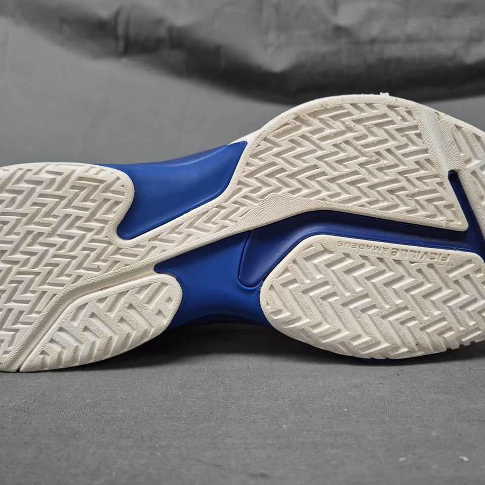 PAIR OF FITVILLE TRAINERS IN WHITE/BLUE UK SIZE 9