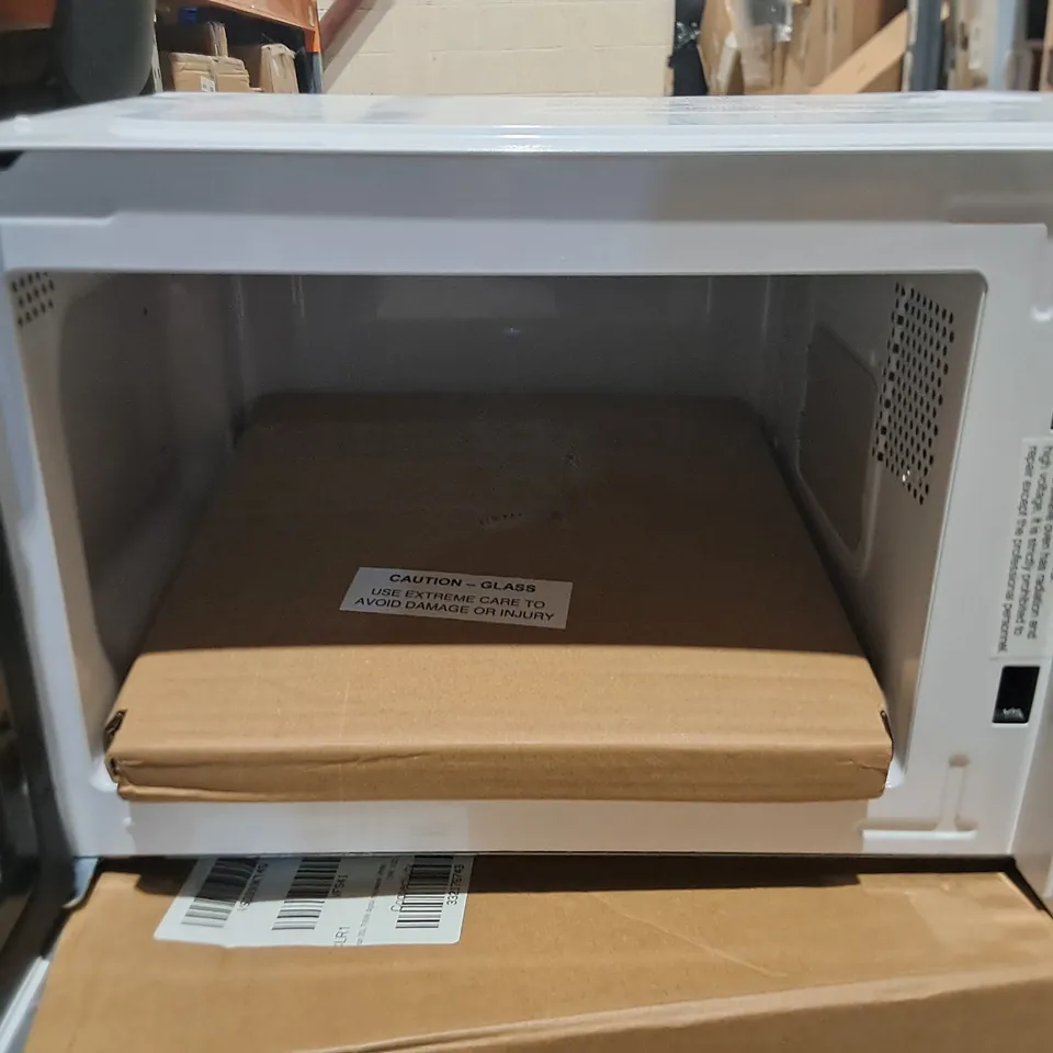 BOXED SWAN 20L 700W DIGITAL MICROWAVE - WHITE - COLLECTION ONLY 