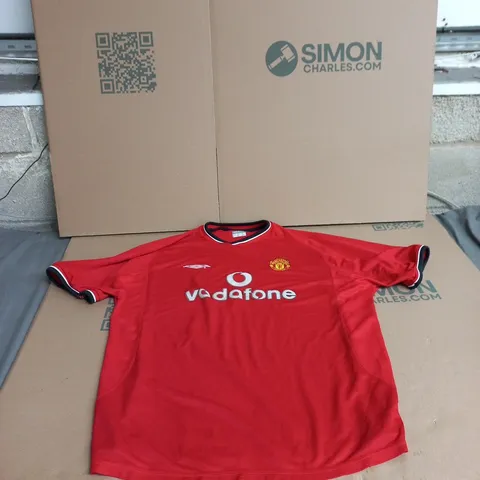 MANCHESTER UNITED FOOTBALL CLUB RED HOME SHIRT – VODAFONE SPONSOR, UMBRO