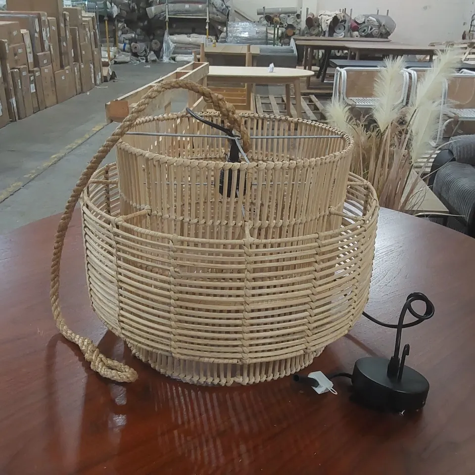 NATURAL RATTAN PENDANT LIGHT