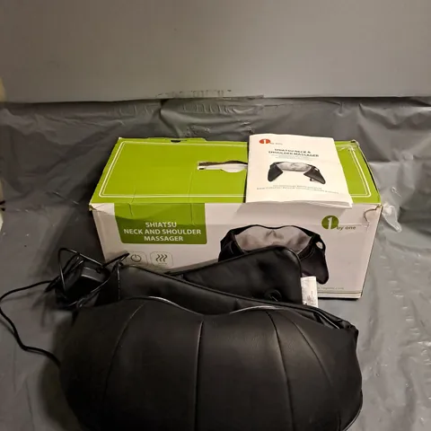 BOXED SHIATSU NECK & SHOULDER MASSAGER