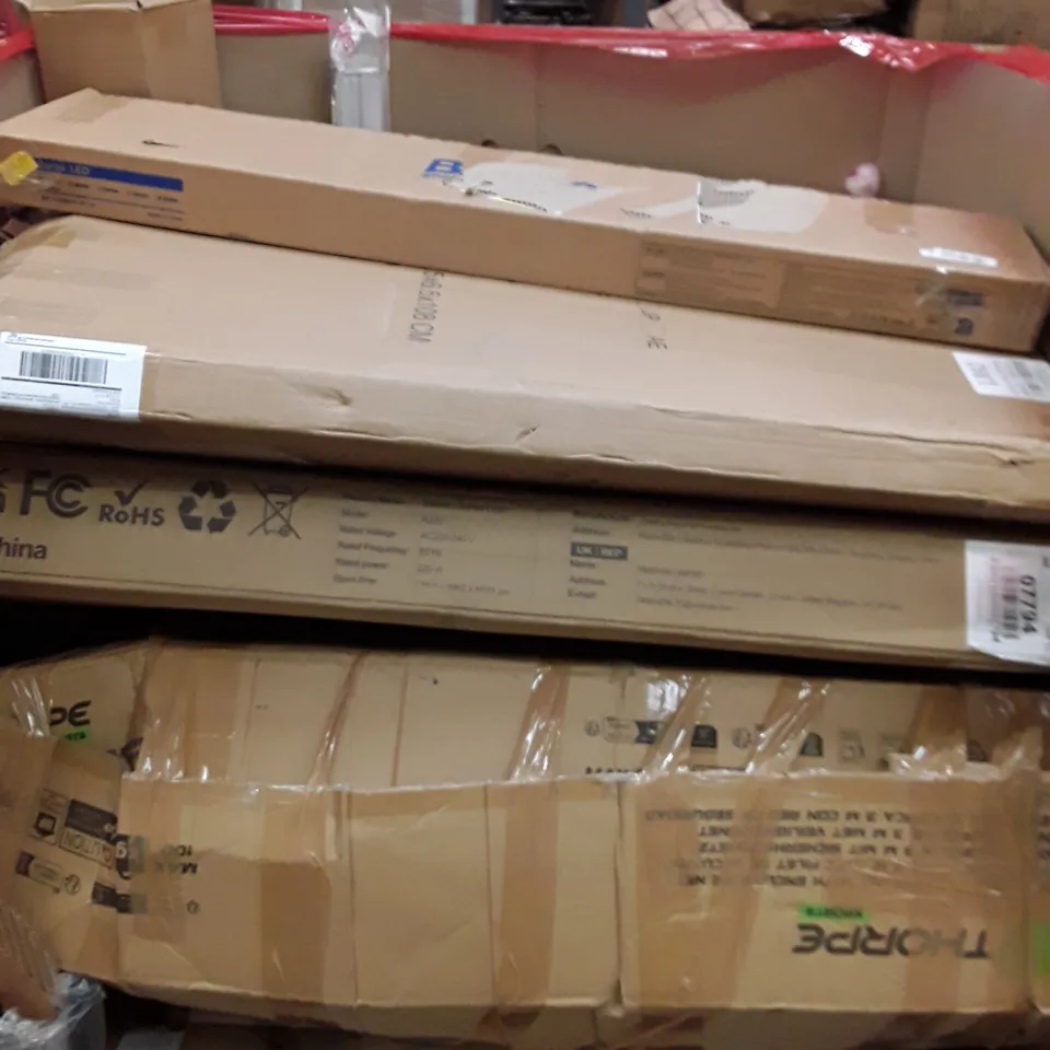 PALLET OF ASSORTED HOUSEHOLD GOODS AND PRODUCTS TO INCLUDE; TRAMPOLINE, PADDLES, BOXED FURNITURE ETC