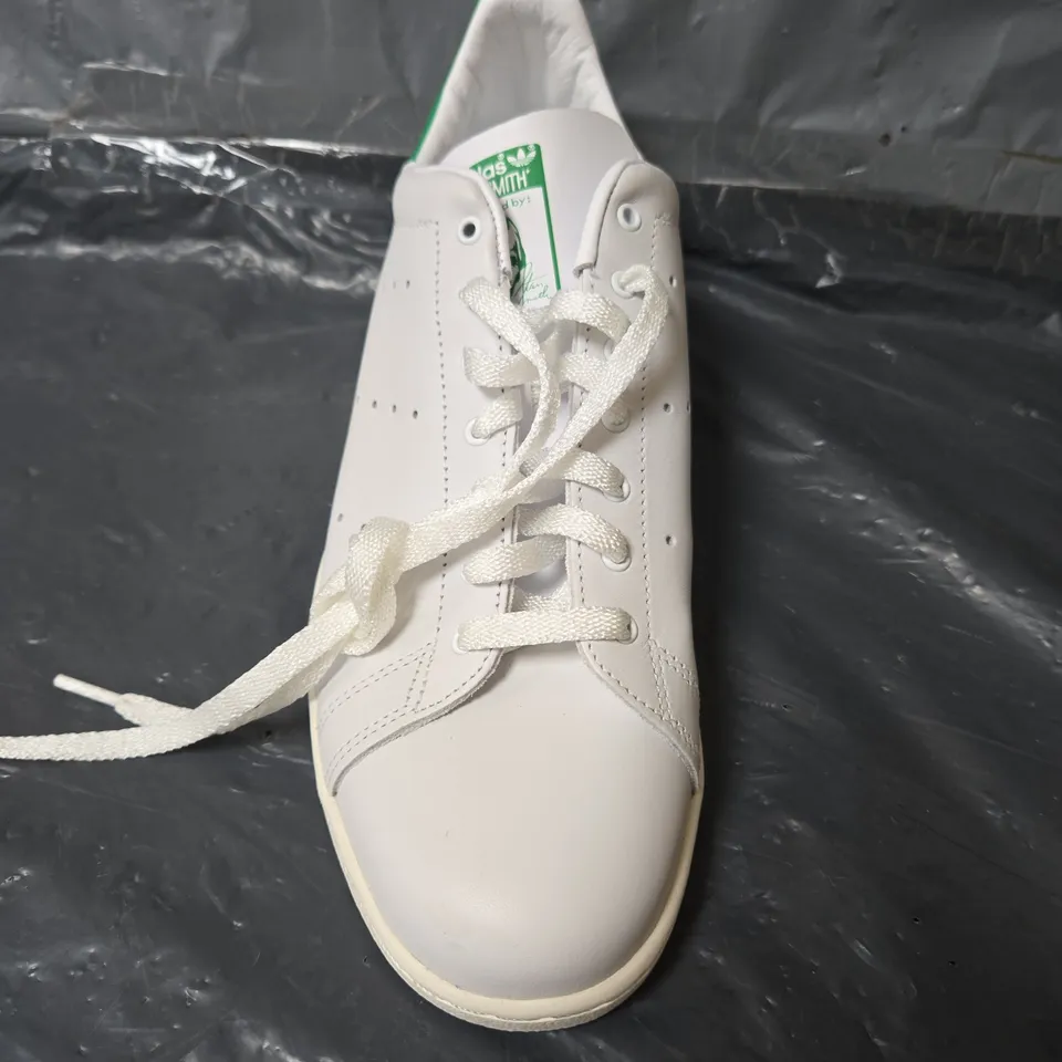 UNBOXED PAIR OF STAN SMITH 80 SHOES IN WHITE/GREEN - UK 11