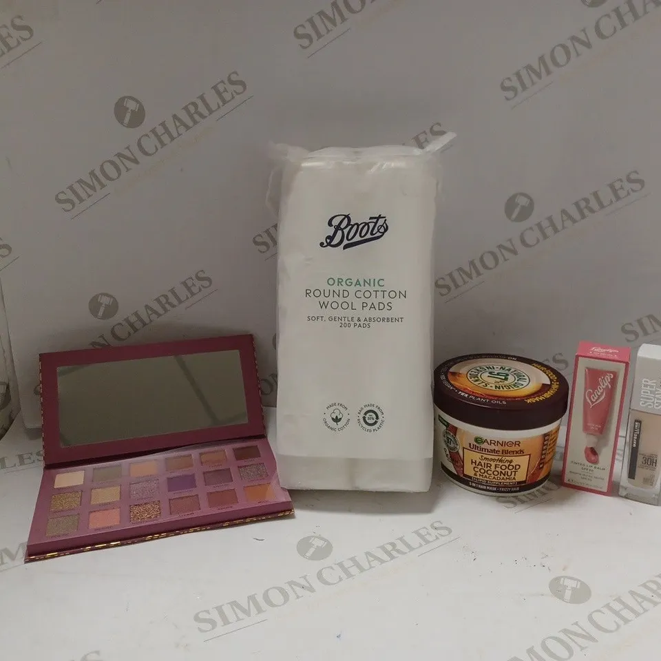BOX OF APPROX 20 ASSORTED HEALTH AND BEAUTY ITEMS TO INCLUDE - BOOTS ORGANIC ROUND COTTON WOOL PADS - GARNIER HAIR FOOD COCONUT - LANOLIPS TINTED LIP BALM SPF 30 ECT