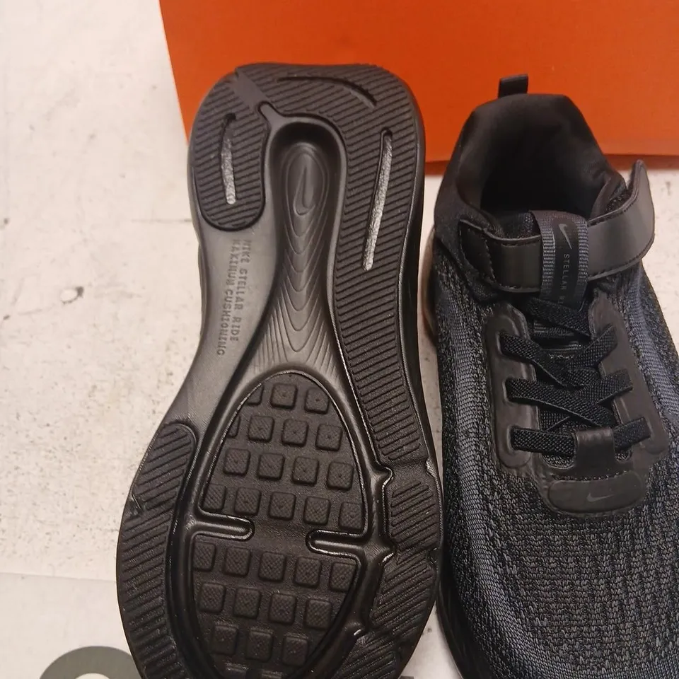 NIKE STELLAR RIDE (PSV) BLACK/ANTHRACITE – YOUTH TRAINERS, UK 1