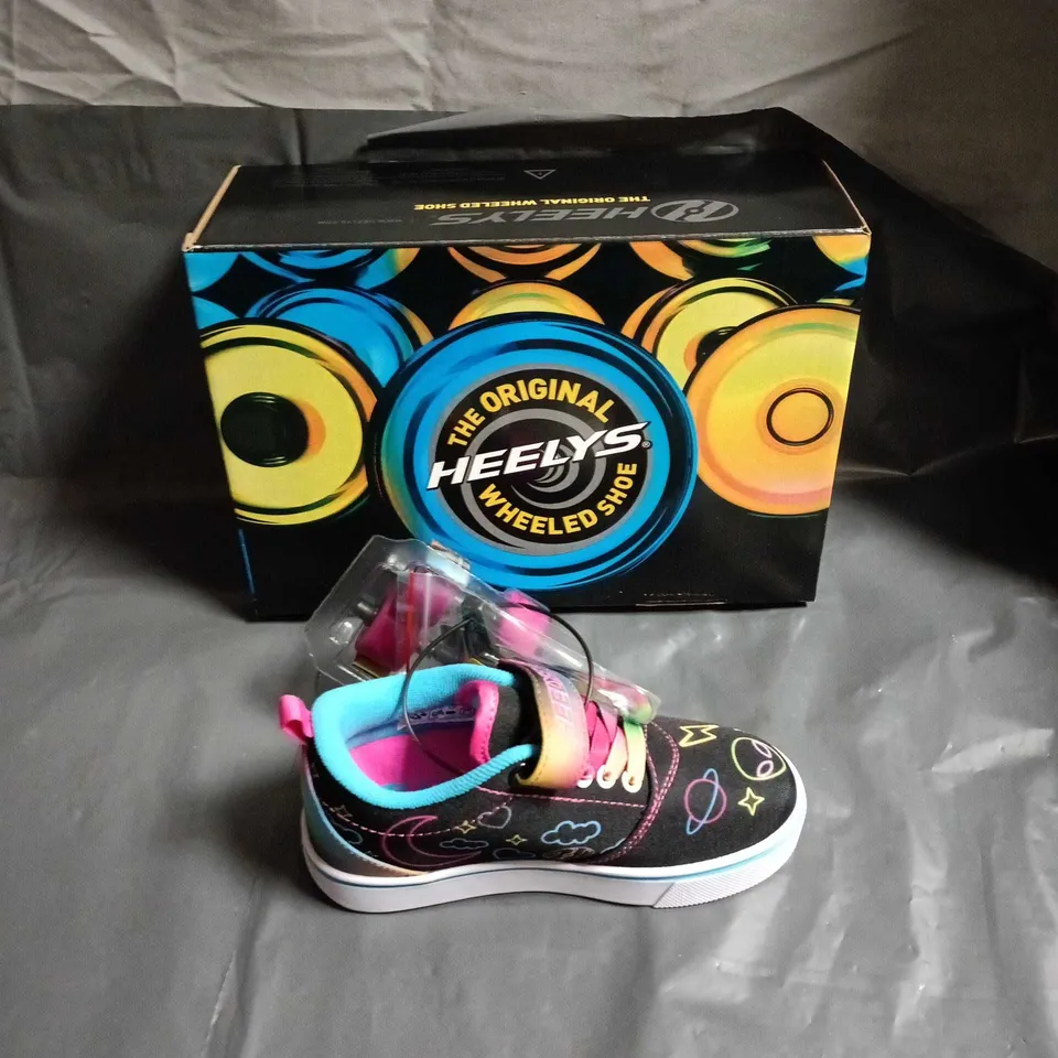 HEELYS THE ORIGINAL WHEELLED SHOE - KIDS' SNEAKERS, BLACK WITH NEON SPACE PATTERN - SIZE UK CHILD 11