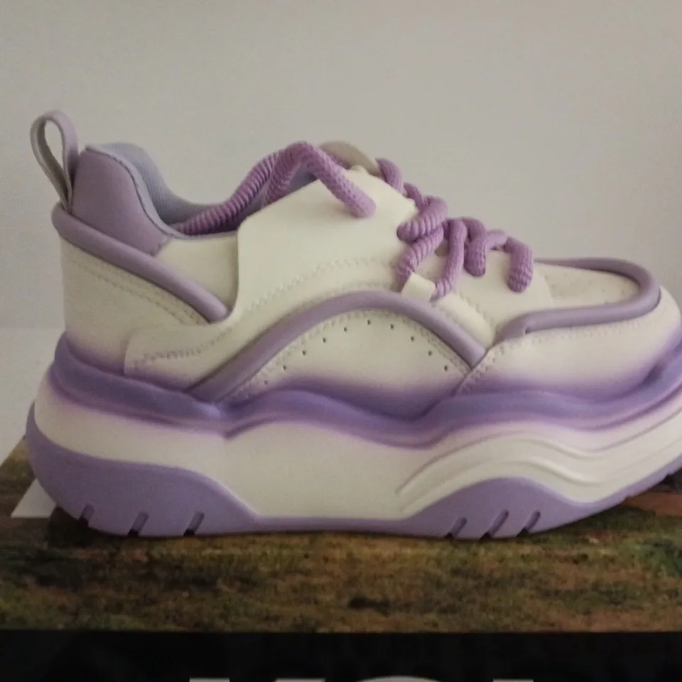 BOXED PAIR OF KOI NEON FEET PLATFORM TRAINERS – VIOLET - UK SIZE 6