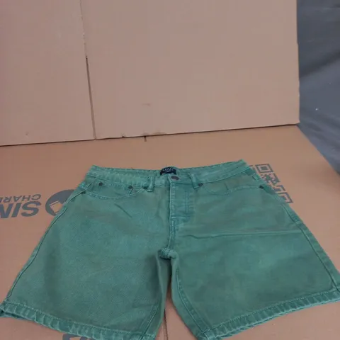 BOOHOOMAN  SHORTS – GREEN, UK 32