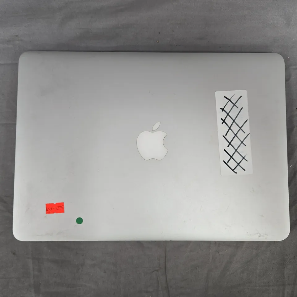 APPLE MACBOOK AIR 13-INCH A1466 (EMC 3178) – SILVER