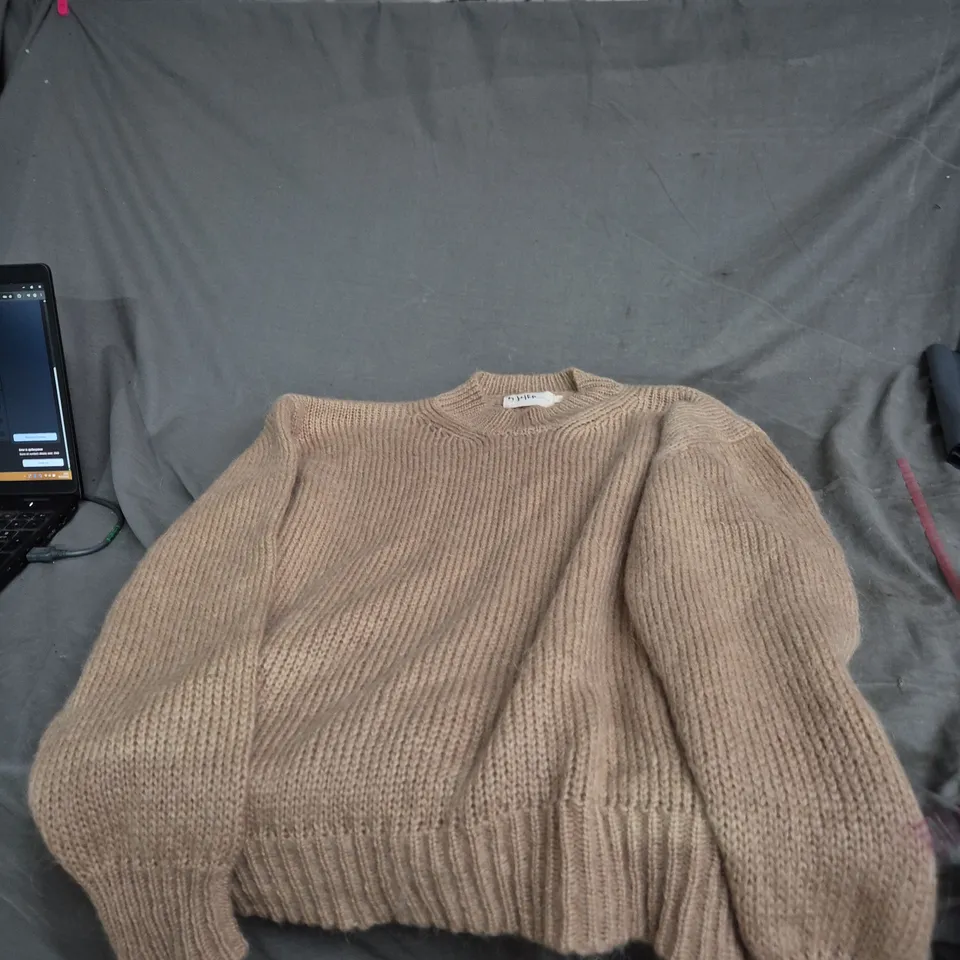 BY JOHN ROCHA KNIT SWEATER – BEIGE/BROWN, SIZE M